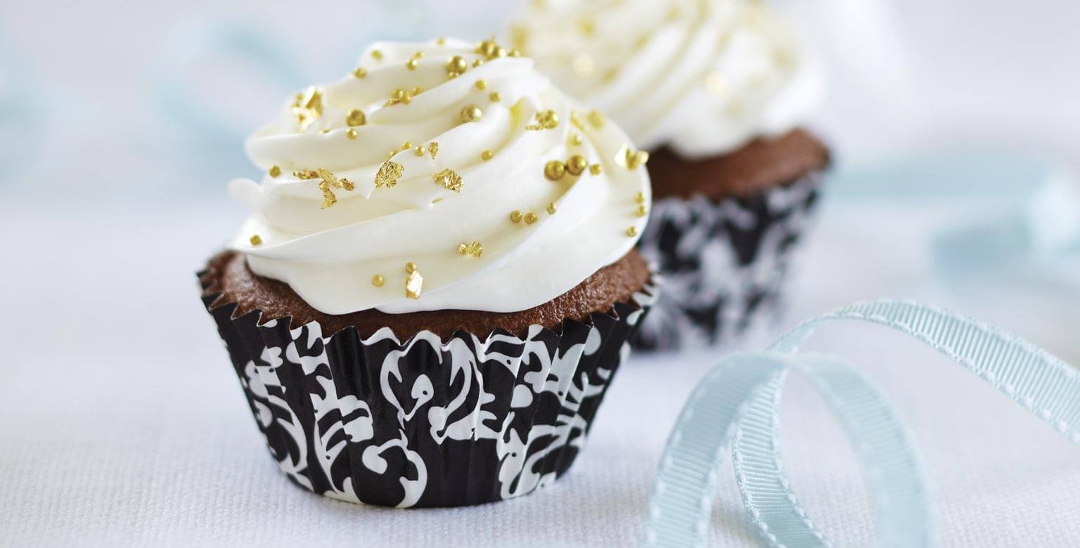 Creamy Filled Chocolate Cupcakes