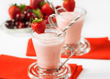 Thé glacé latté aux fraises