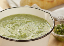 Soupe aux brocolis et épinards avec sauce gremolata