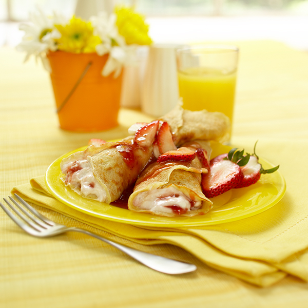 Oatmeal Crêpes with Strawberries & Ricotta